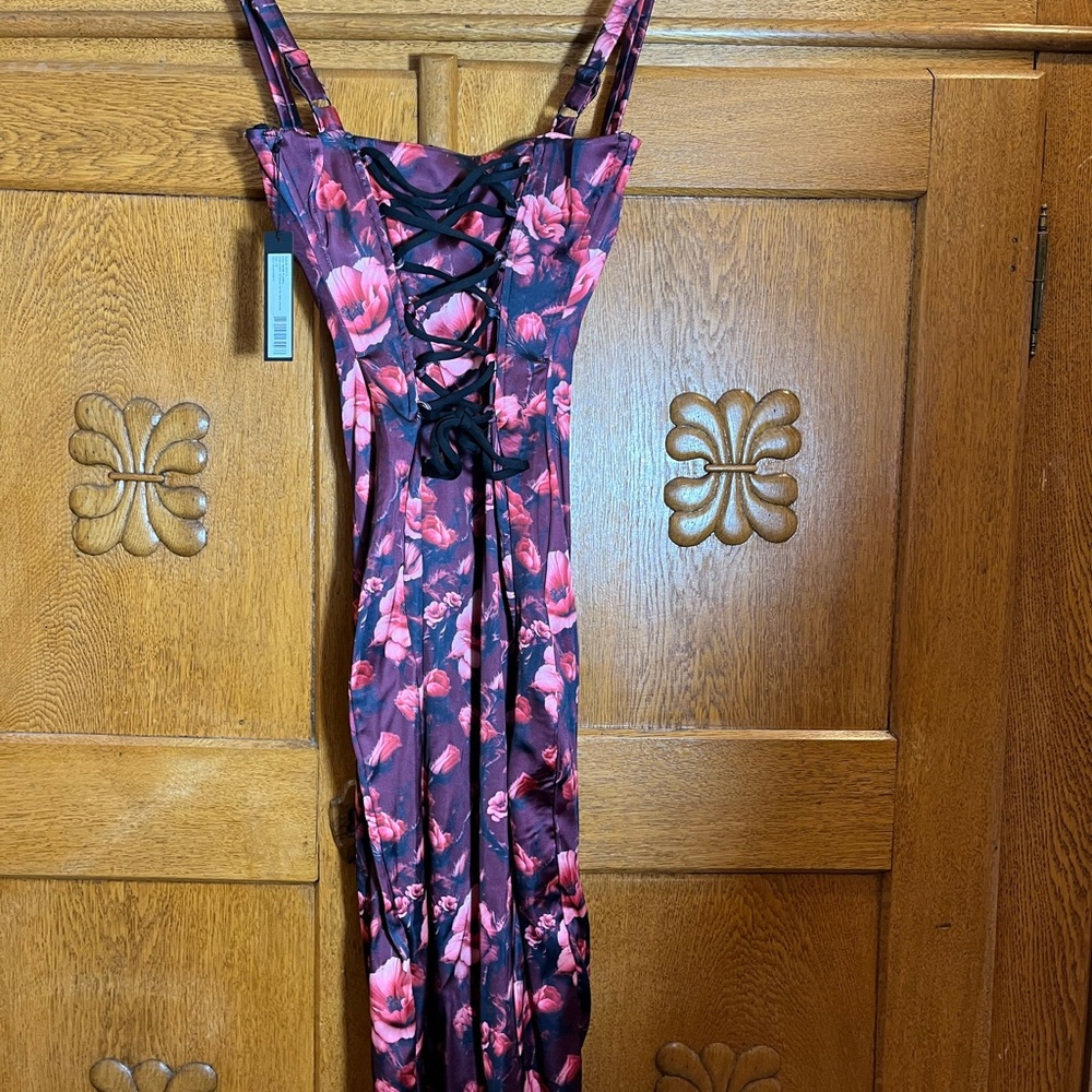 💥HP💥🆕NWT TA3 “Seamed Lushy Satin” Pencil Dress -zipper slit– XS Cranberry Floral - Picture 4 of 16